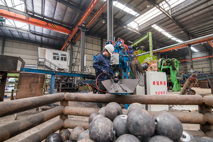 河池网架配件-螺栓球加工车间